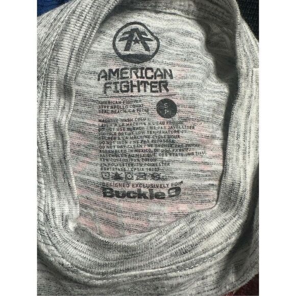 Men’s American Fighters Grey And Red T-shirt Sz.S - Picture 3 of 3